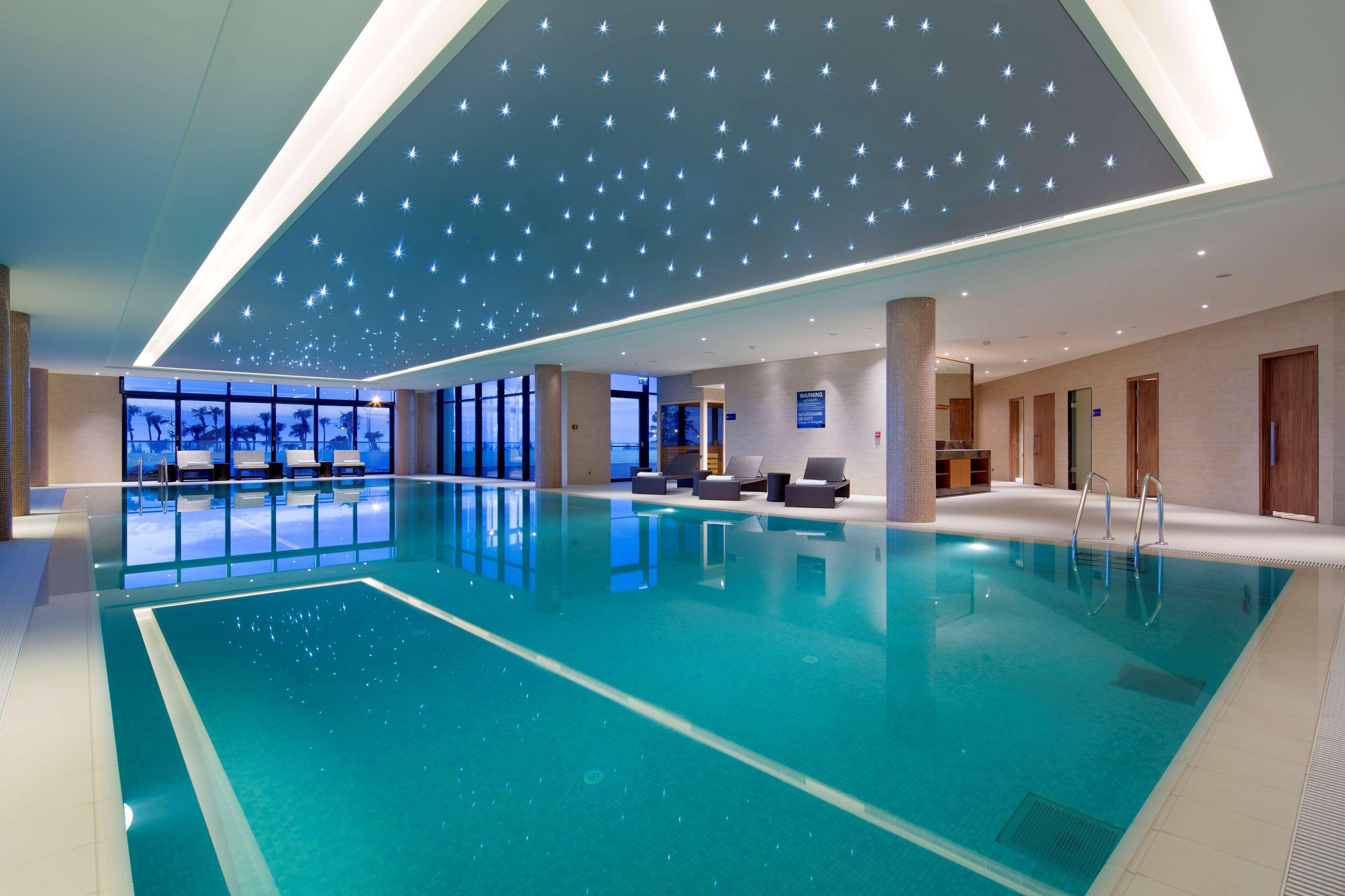 Hilton Batumi Hotel Ngoại thất bức ảnh The pool at the InterContinental Budapest