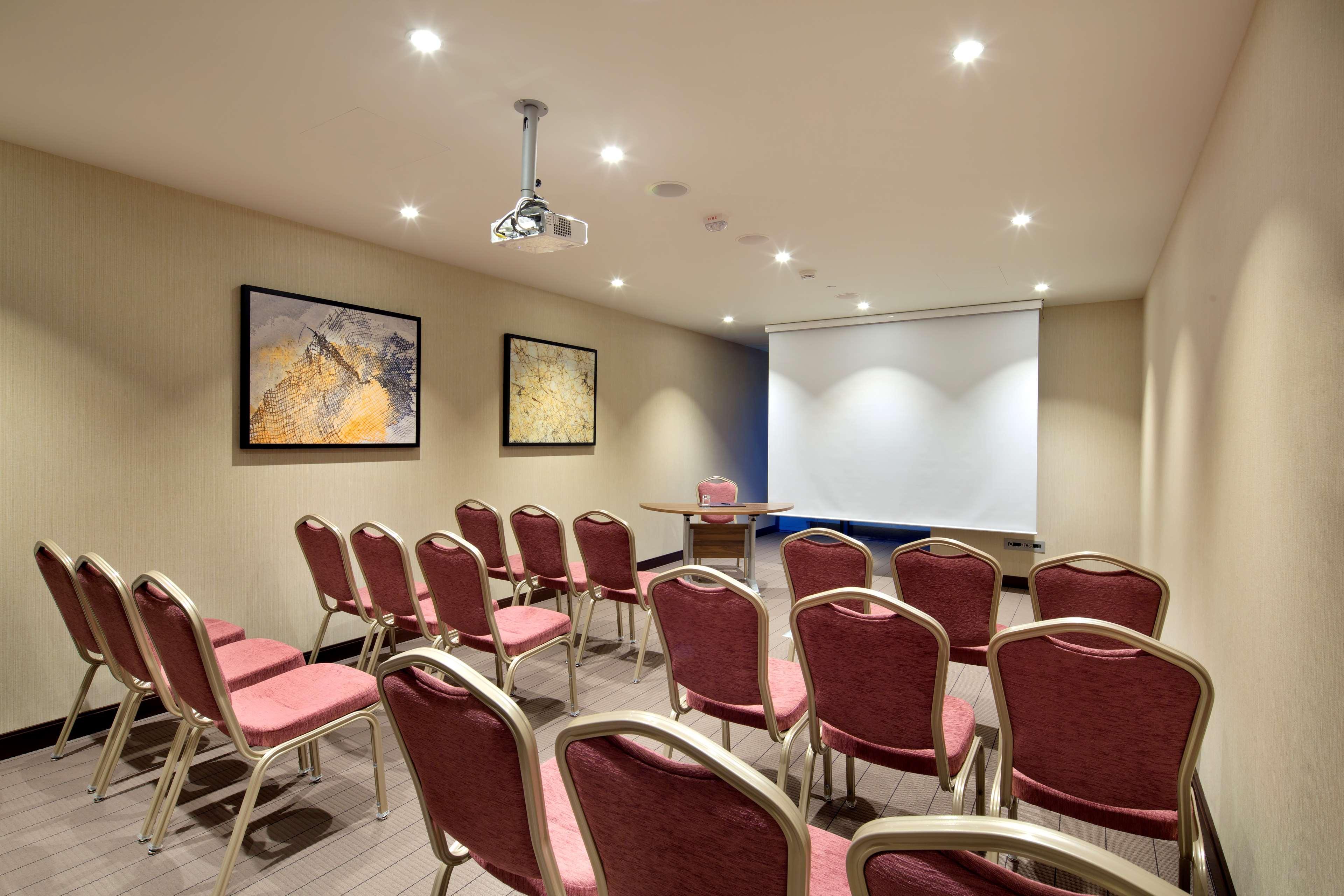Hilton Batumi Hotel Ngoại thất bức ảnh Meeting room