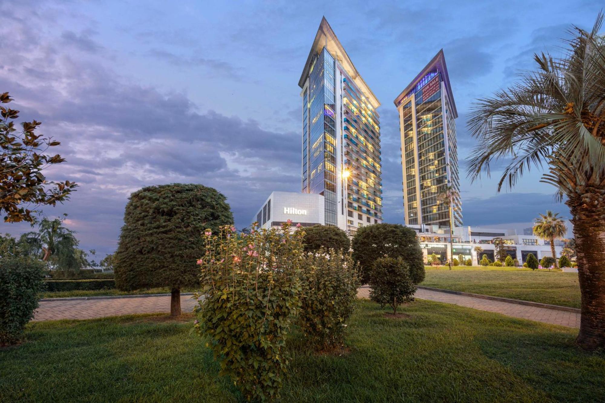 Hilton Batumi Hotel Ngoại thất bức ảnh The West End