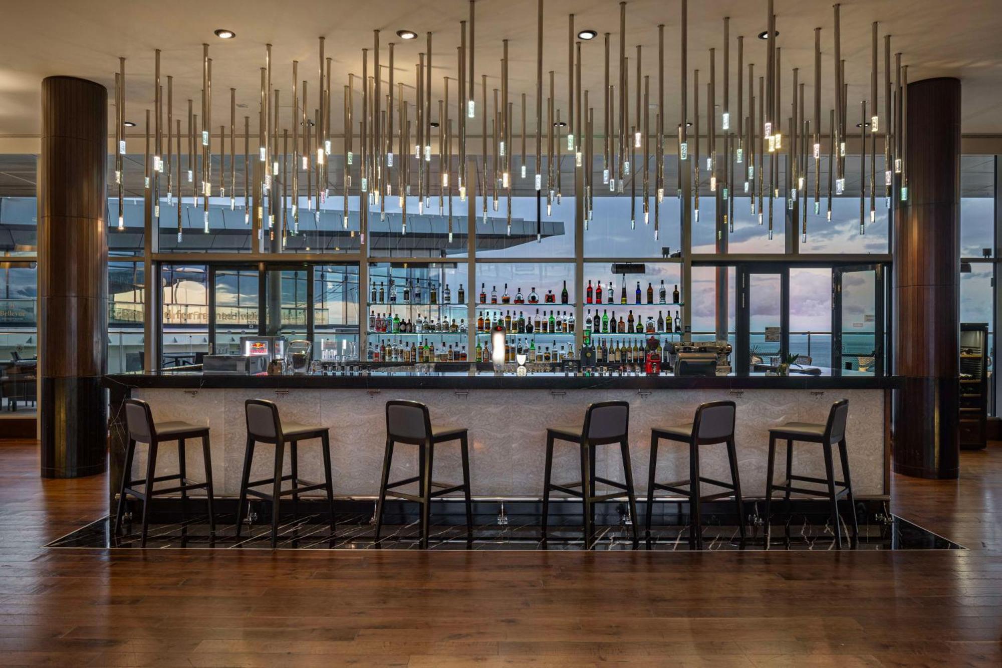 Hilton Batumi Hotel Ngoại thất bức ảnh The bar at the 101 lounge