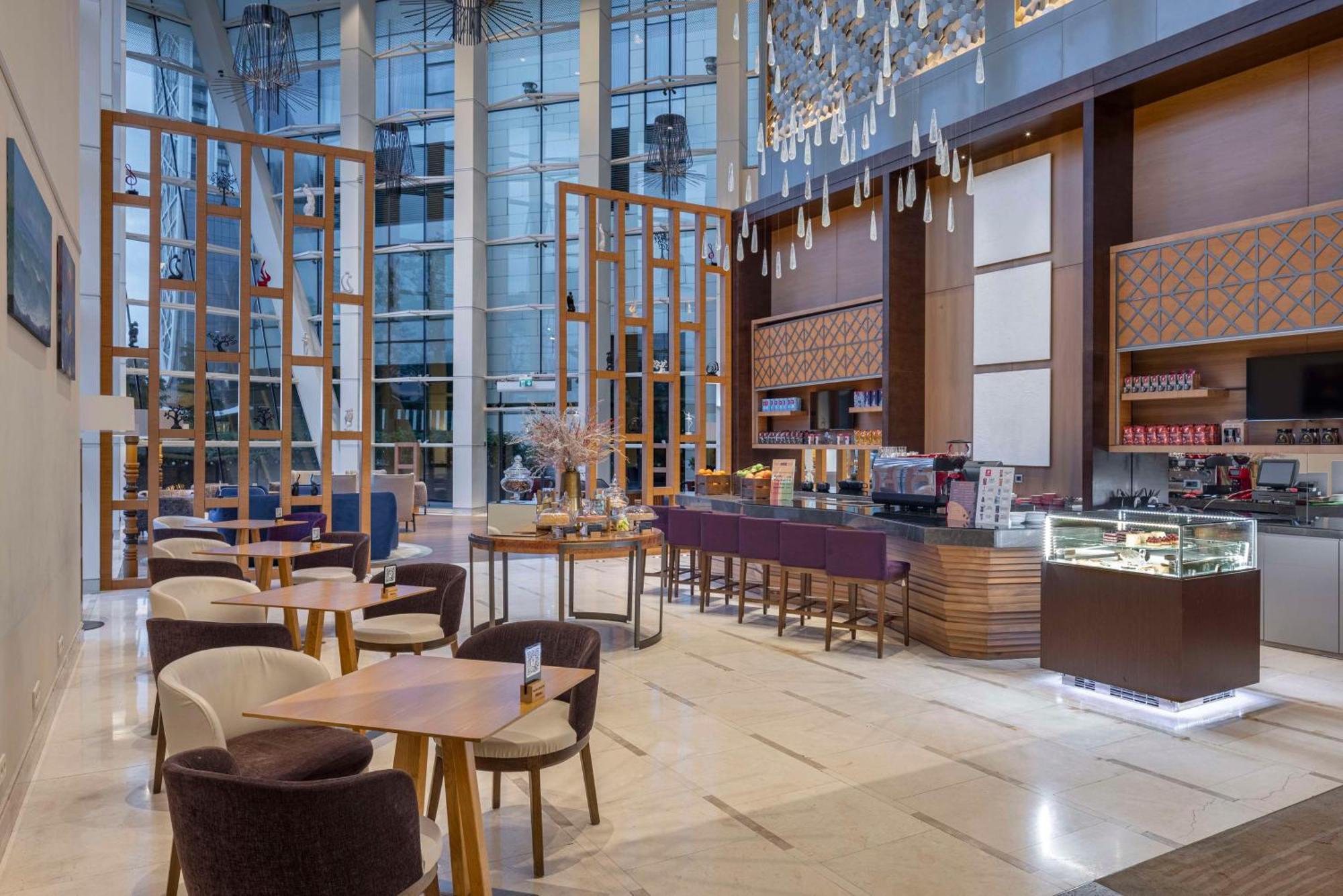 Hilton Batumi Hotel Ngoại thất bức ảnh The Lounge at the airport